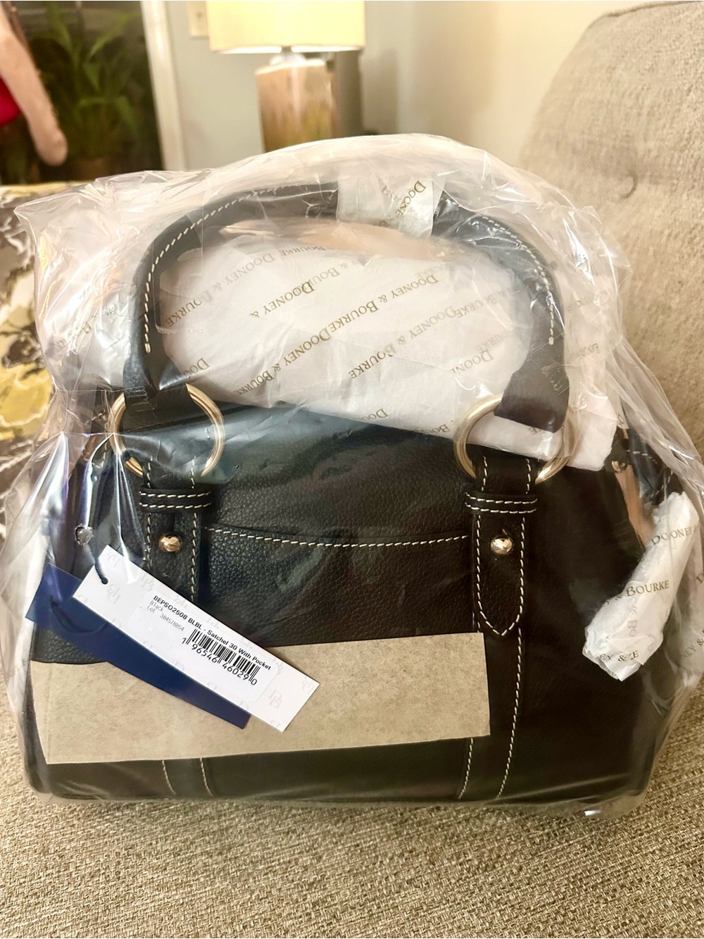 Dooney & Bourke SET w: NWT Black Leather Satchel, & Signature Logo wallet - Picture 15 of 16